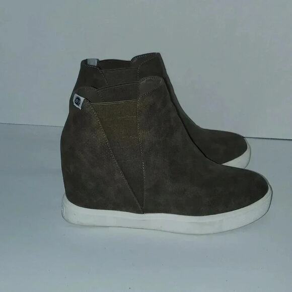 Coconut by Matisse Green Size 7.5M Sneakers - Picture 2 of 13